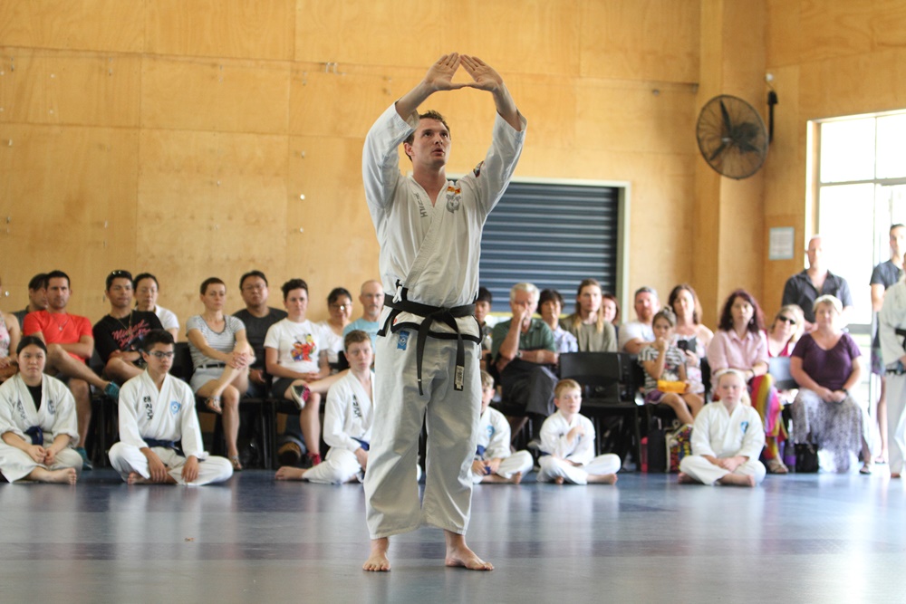 Centring improves adults Taekwondo performance