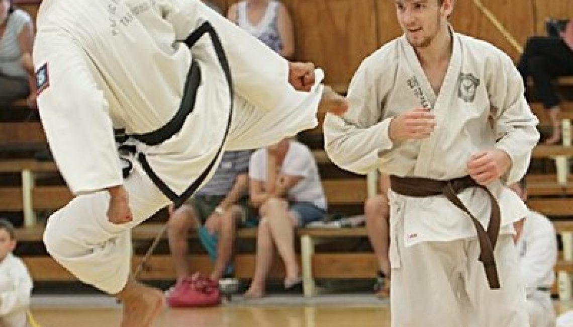 Taekwondo Stafford men sparring